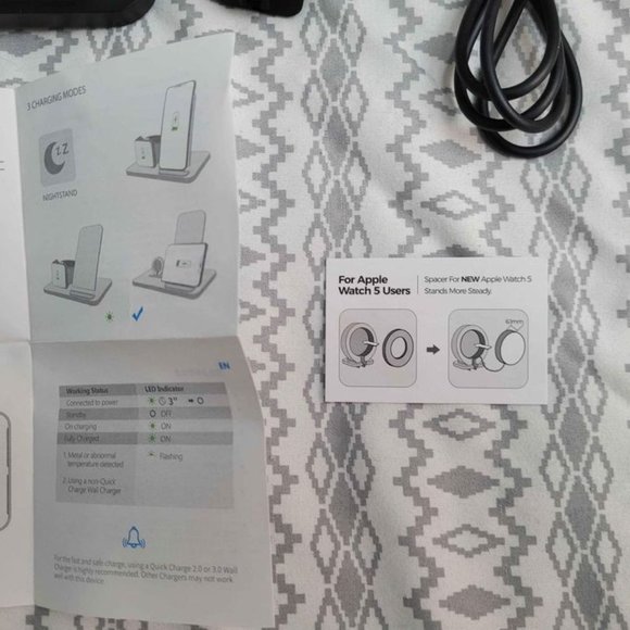 Seneo fast wireless charging stand for Apple iPhone and Apple watches - Picture 6 of 6